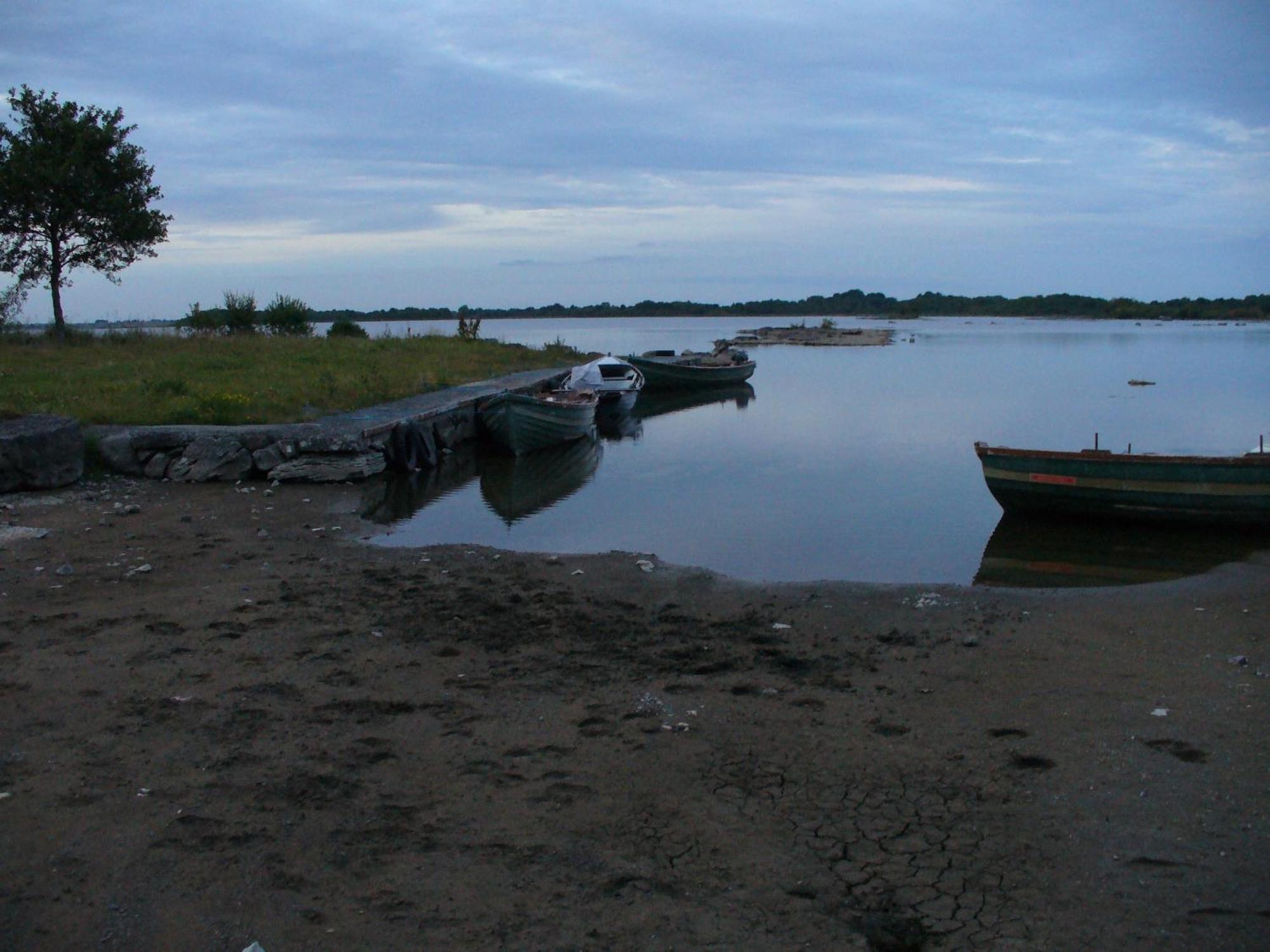 The Waterfront House Country Home Oughterard Esterno foto