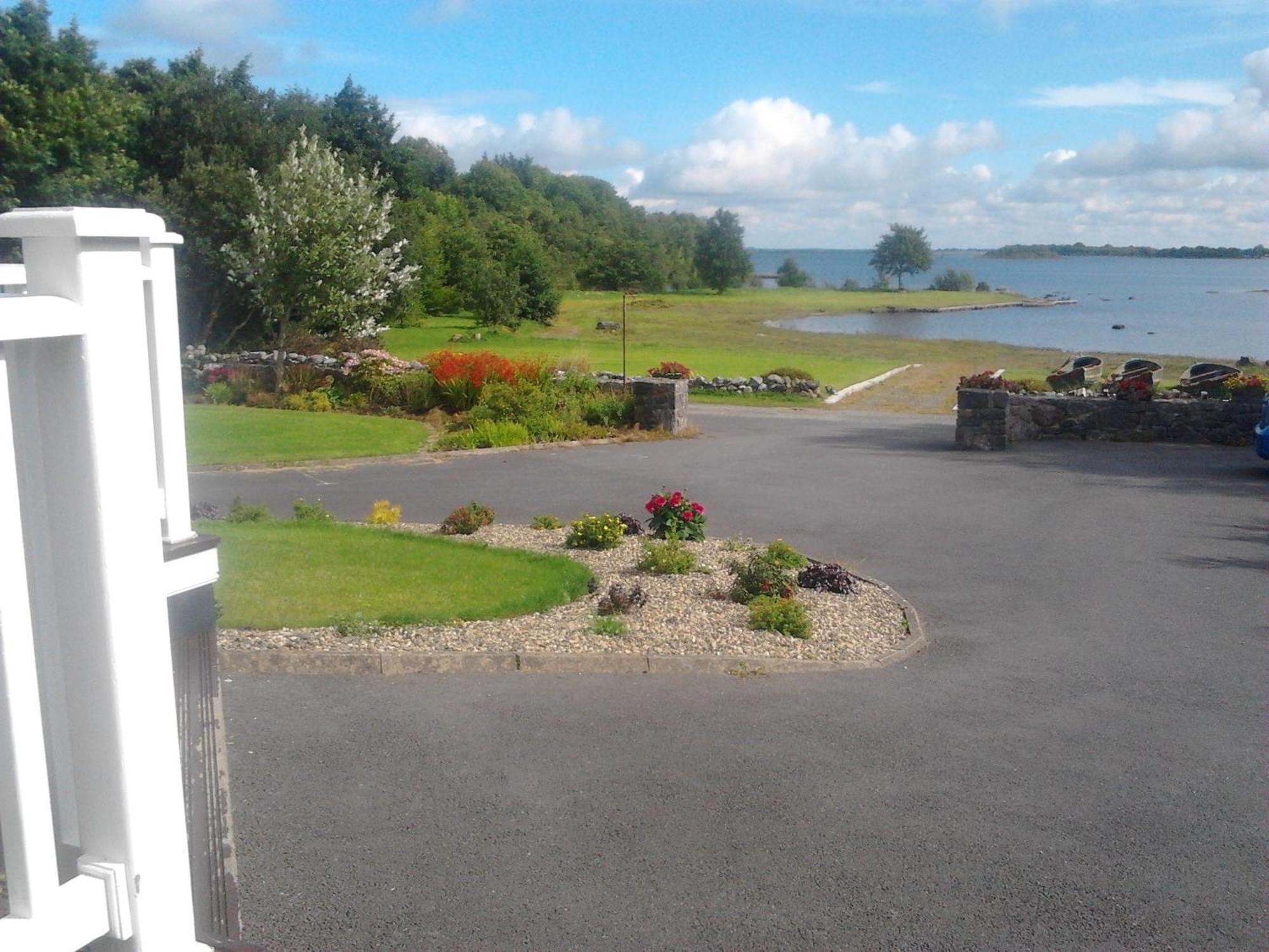 The Waterfront House Country Home Oughterard Esterno foto