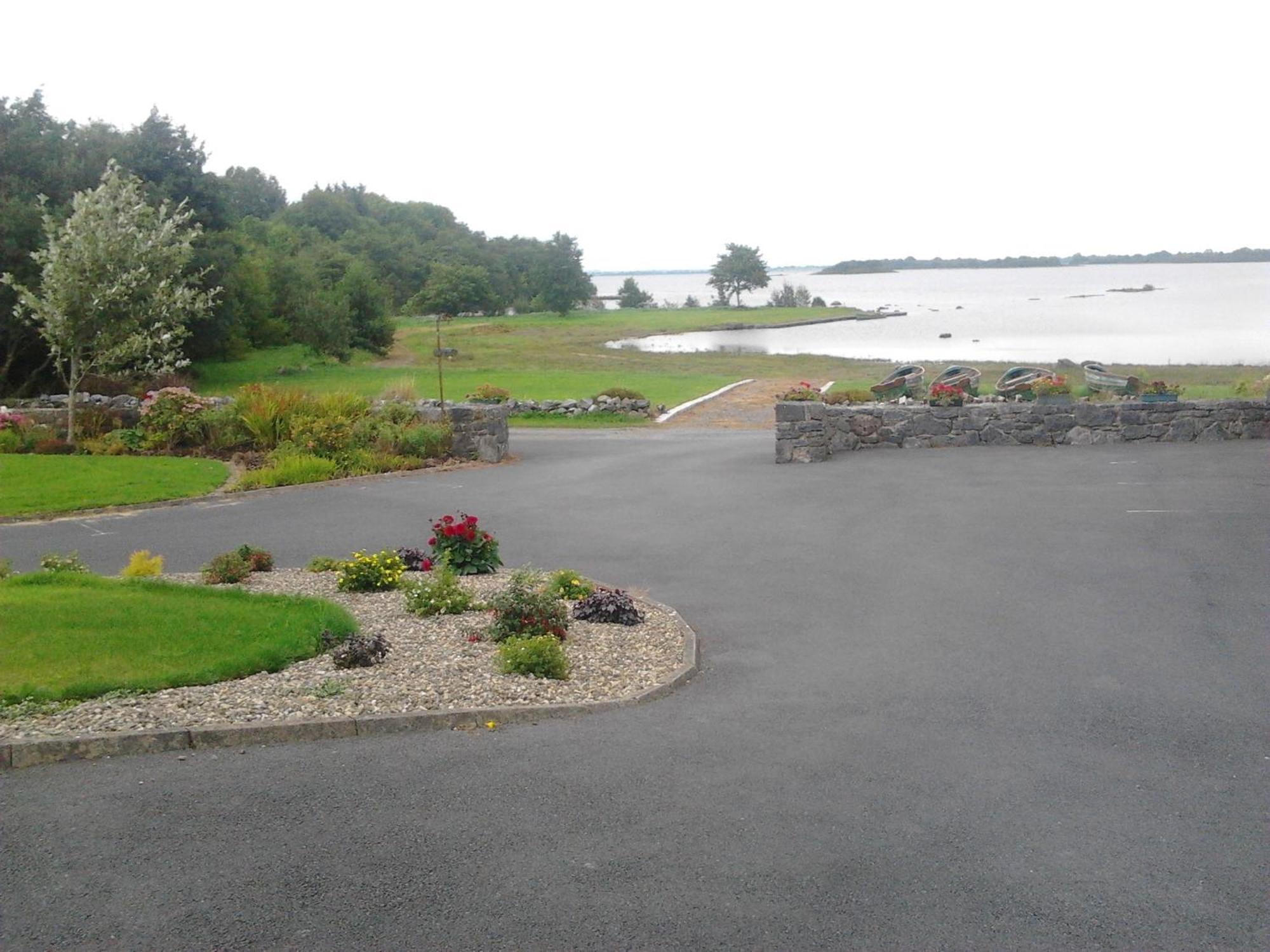 The Waterfront House Country Home Oughterard Esterno foto