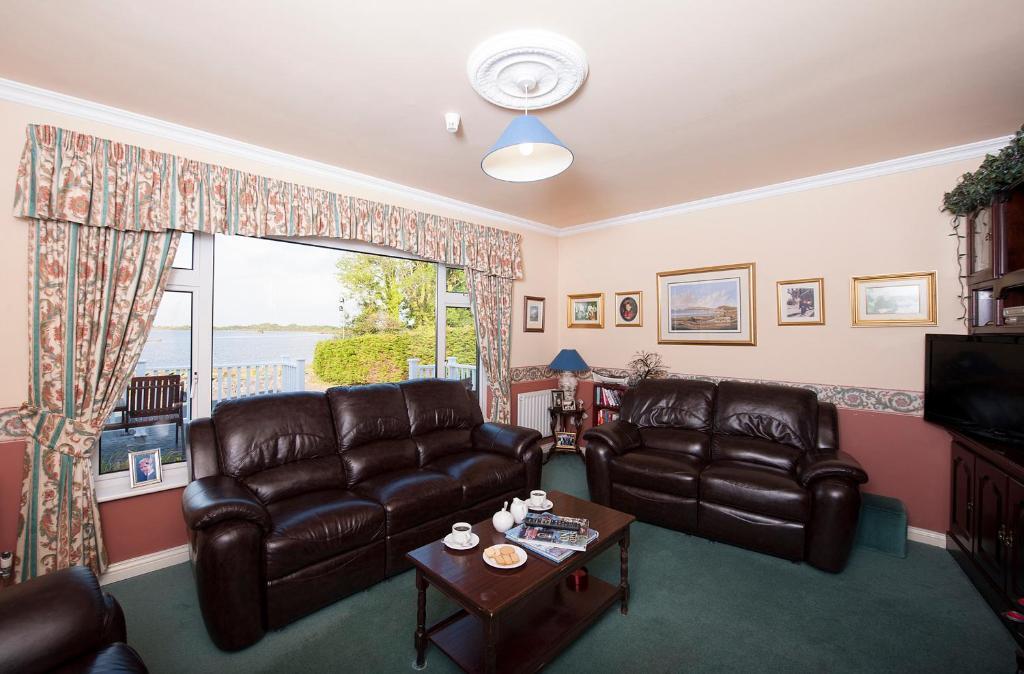 The Waterfront House Country Home Oughterard Esterno foto