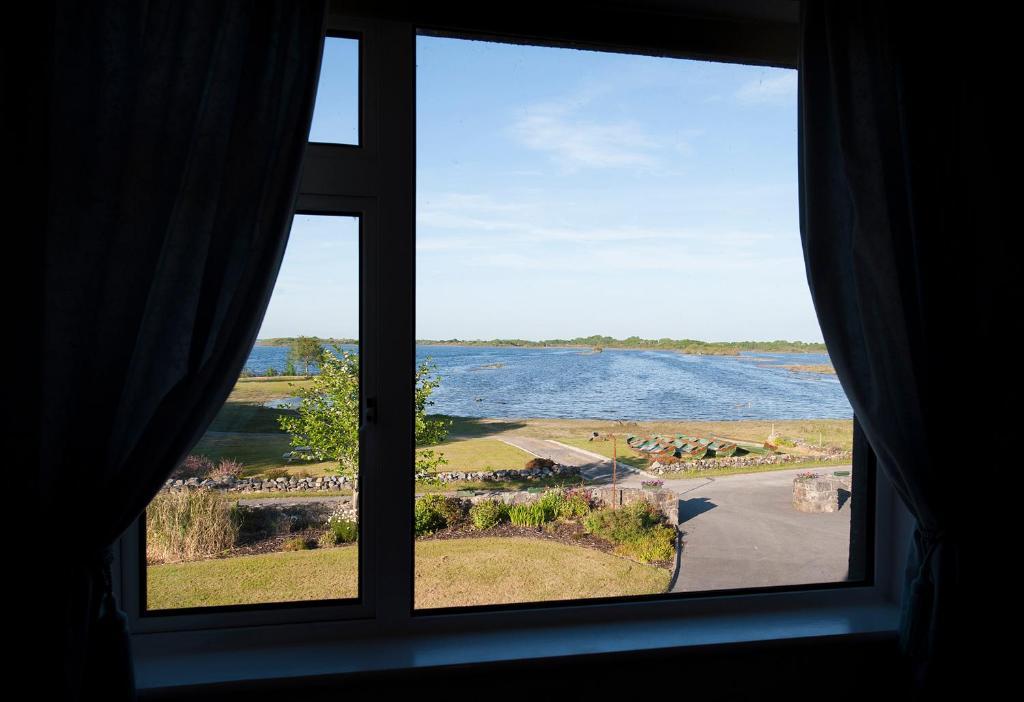 The Waterfront House Country Home Oughterard Esterno foto