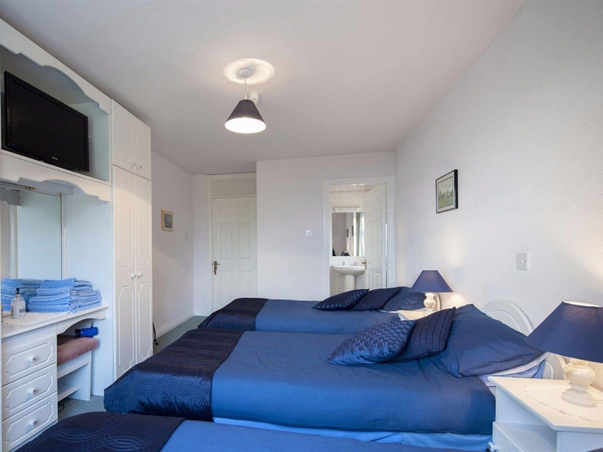 The Waterfront House Country Home Oughterard Esterno foto