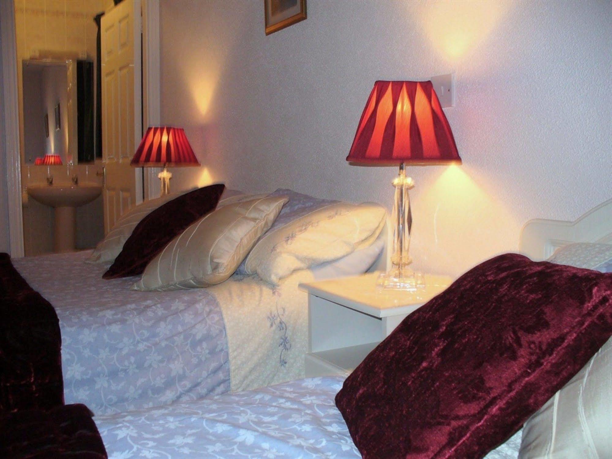 The Waterfront House Country Home Oughterard Esterno foto