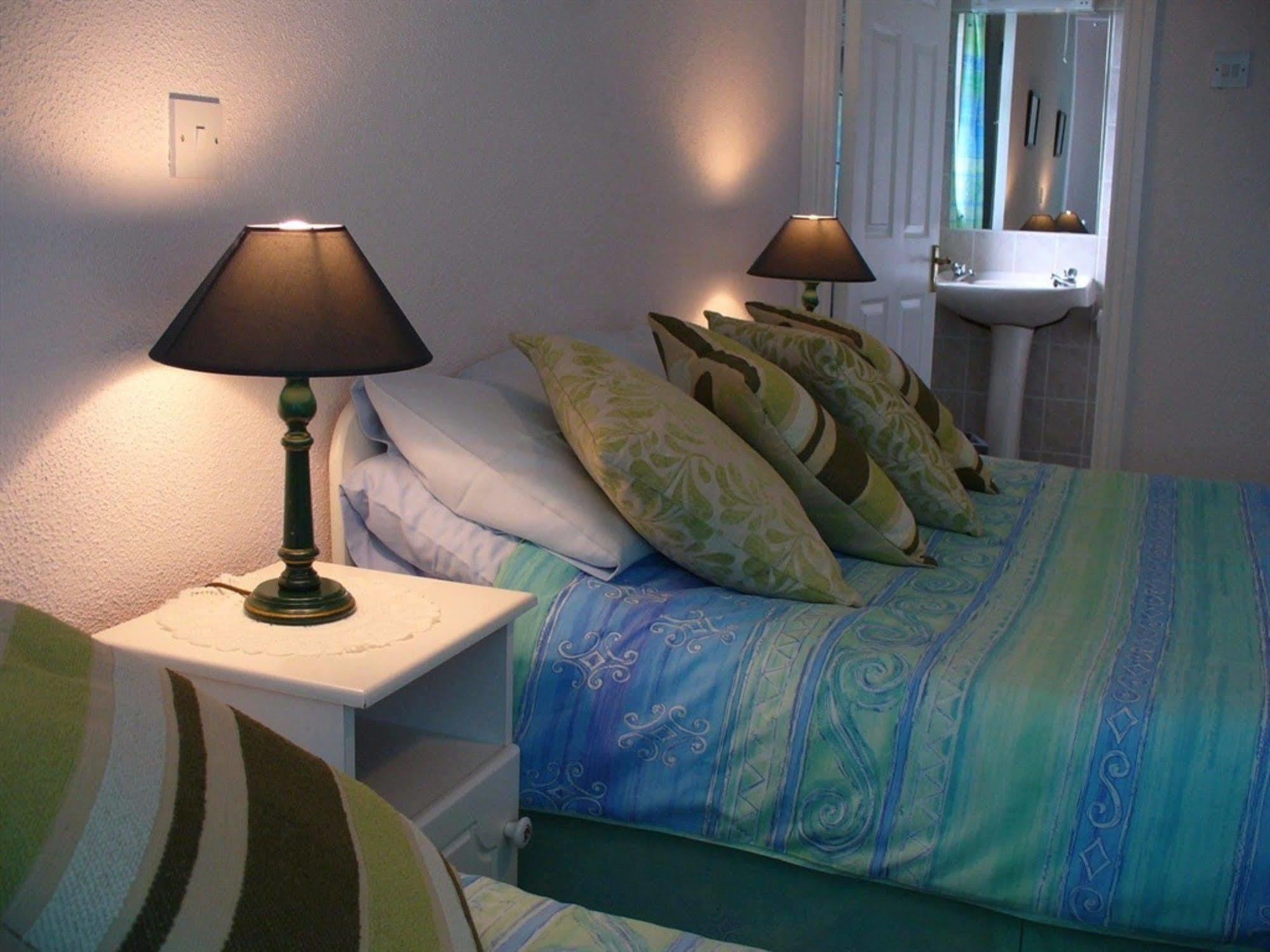 The Waterfront House Country Home Oughterard Esterno foto